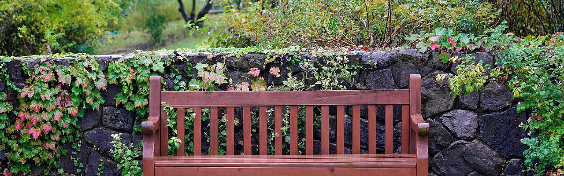 3 matières que vous pourriez choisir pour votre banc de jardin