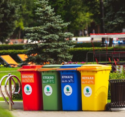 Pourquoi choisir sa corbeille en plastique recyclé ?