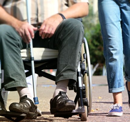 Les nombreux chapeaux d'un assistant de personne handicapée