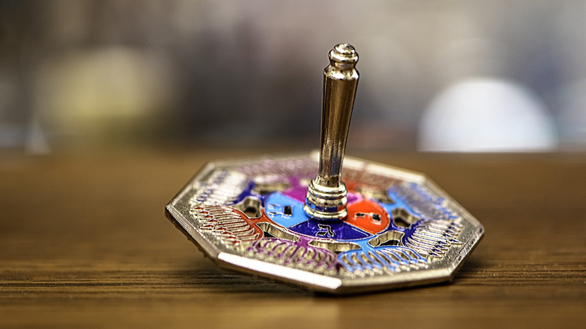 Toupie Gyroscope : un élément de décoration à part entière