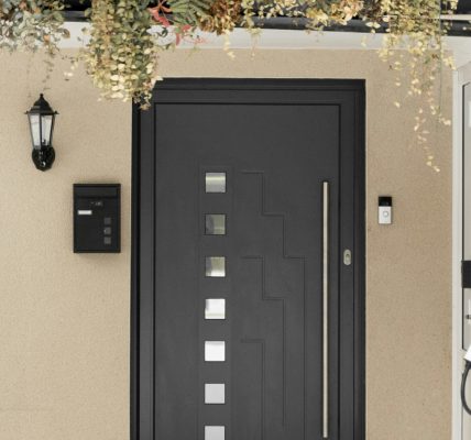 Sublimez votre façade avec des portes d'entrées design et tendance !