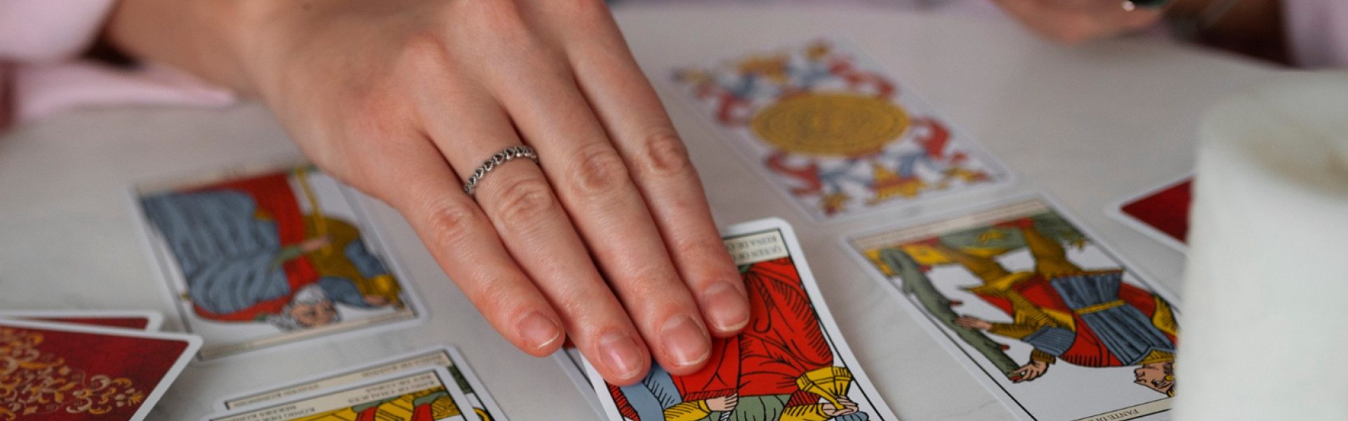 Le tarot de Marseille : un outil de transformation personnelle au service de la connaissance de soi
