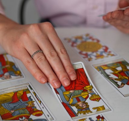 Le tarot de Marseille : un outil de transformation personnelle au service de la connaissance de soi